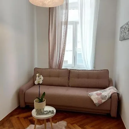 Apartment Ana With Balcony