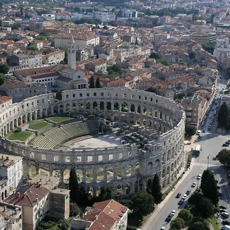 Ana With Balcony * Pula